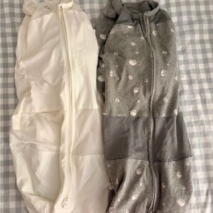 Bundle of 2 SNOO Baby Sleep Sacks - White and Gray. Size M